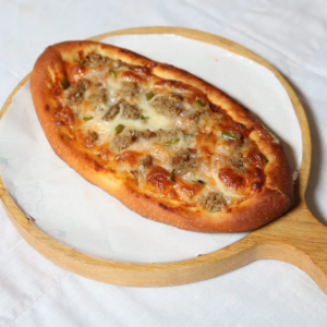 Beef Boat Pizza အမဲသားလှေပီဇာ