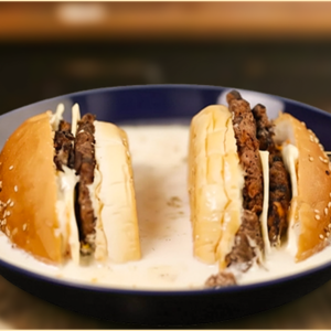 Luxury White Sauce Burgerလပ်ရှ်ရှီ နှစ်ခြမ်းနို့နှစ် ဘာဂါ