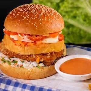 Luxury Crispy Chicken Burgerလပ်ရှ်ရှီ ကြက်ကြော် ဘာဂါ