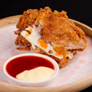 Luxury Double Chicken Cheese Burgerကြက်ကြော်နှစ်ထပ်ချိစ်ဘာဂါ