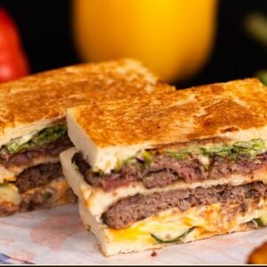 Luxury Beef Sandwichလပ်ရှ်ရှီ အမဲသား ဆန်းဒဝစ်