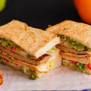Luxury Chicken Sandwichလပ်ရှ်ရှီ ကြက်သား ဆန်းဒဝစ်