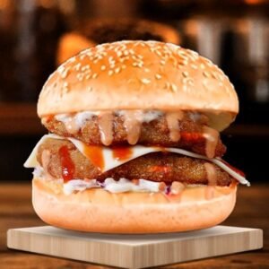Fish Sausage Burger (Medium)ငါးကြက်အူချောင်း မီဒီယမ်ဘာဂါ