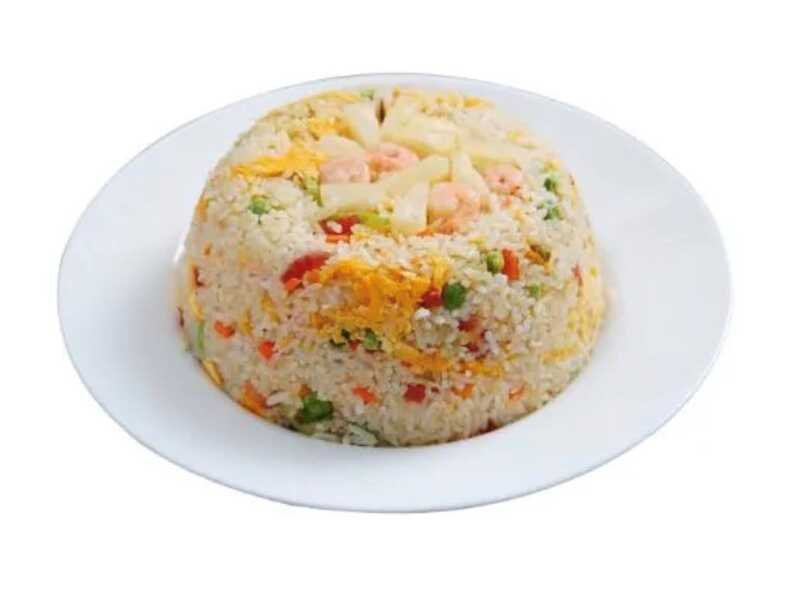 Pineapple Fried Rice (Pork) (နာနတ်သီးထမင်းကြော်) (ဝက်)