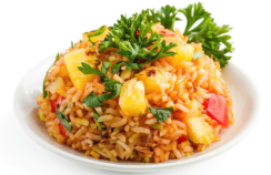 Pineapple Fried Rice (Seafood) (နာနတ်သီးထမင်းကြော်) (ပင်လယ်စာ)